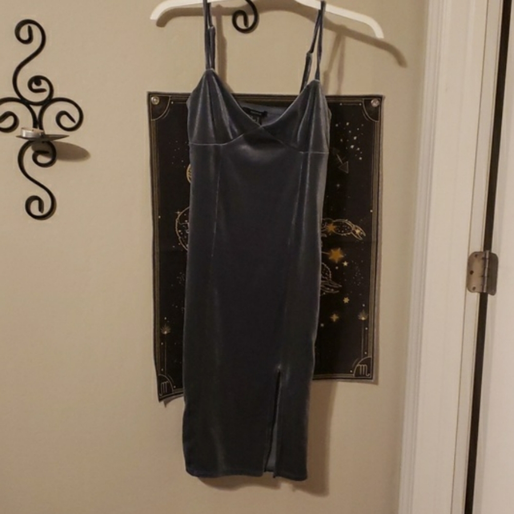 Dress - Picture 4 of 4
